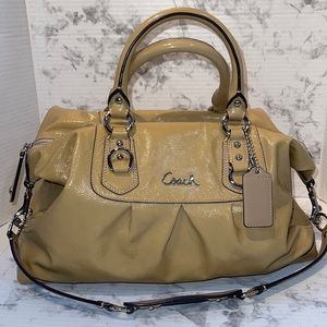 Coach Patent Leather Satchel  🩷💜 BEAUTIFUL 🩷💜